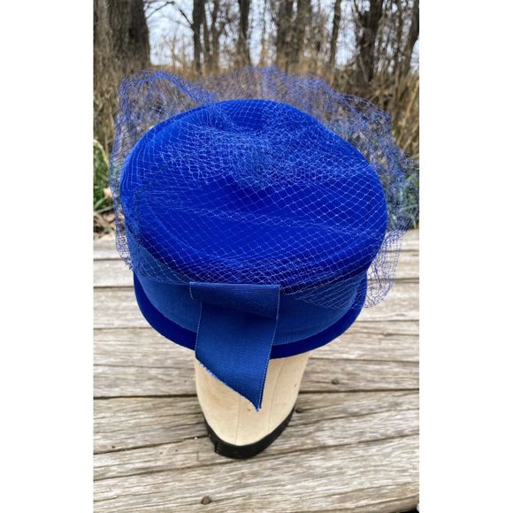 Vintage 1950s Bright Blue Velvet Womens Hat Netting - Picture 14 of 15